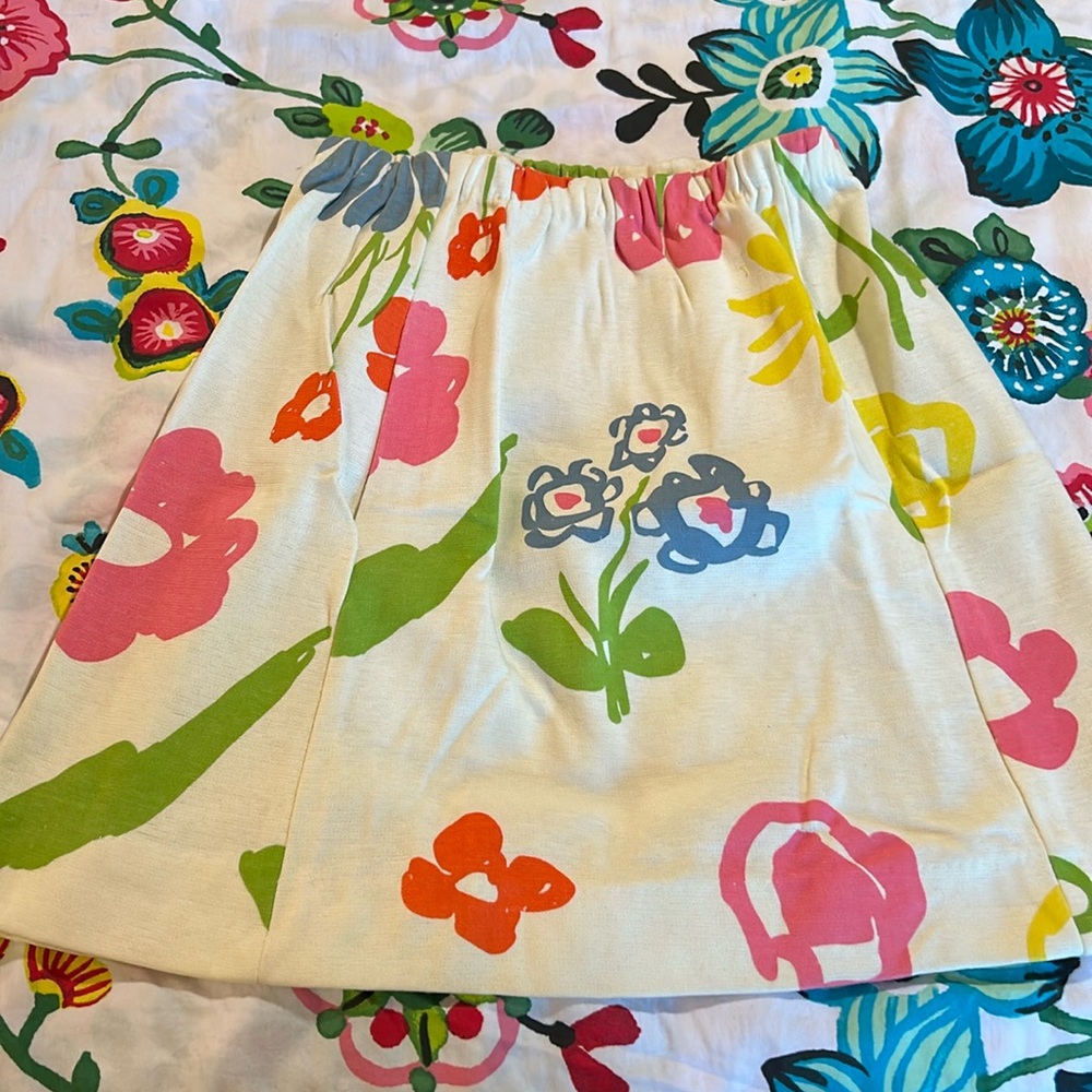 🌸 Fabulous Vintage flowered mini skirt in excellent condition- Great fun 🤩